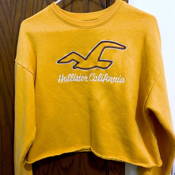 Mustard Yellow Hollister cropped crew neck - Picture 1 of 3